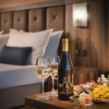 Alba Hotel 4*